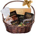 Подаръчна кошница с луксозни продукти