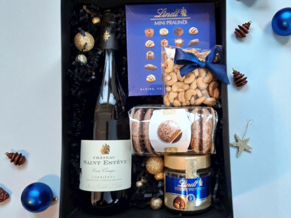 Коледна кутия с подарък