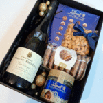 Коледна кутия с подарък - Image 2