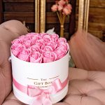 Кутия със сапунени рози в розово