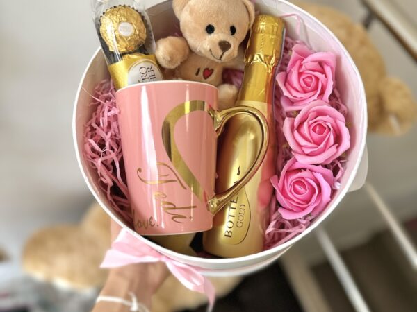 Подаръчна кутия за имен ден