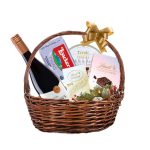 Подарък в кошница