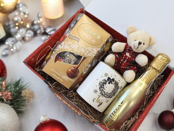 Коледен подаръчен комплект с мече