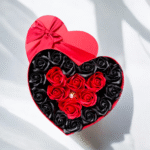 Кутия сърце с рози