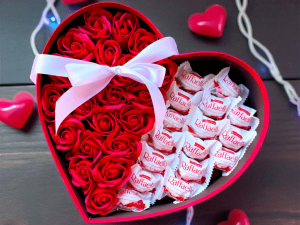Кутия с рози и Рафаело