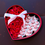 Кутия с рози и Рафаело - Image 3